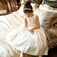 Satin Flower Girl Dresses with Bow Sleeveless Princess Dress Solid Communion Dress