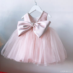 Cute Sleeveless Tulle Gown with Bow for Girls A Line Princess Dress with Imitation pearls