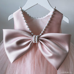 Cute Sleeveless Tulle Gown with Bow for Girls A Line Princess Dress with Imitation pearls